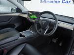 TESLA Model Y Photo 2