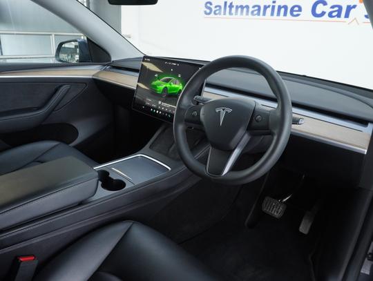 TESLA Model Y Photo 7b174125-397a-4955-9c1b-8323c3f8c501.jpg