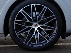 PORSCHE Cayenne Photo 4