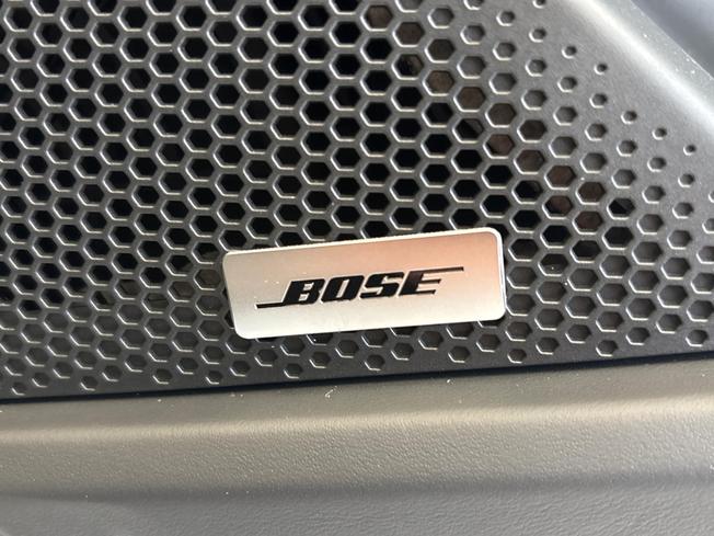 Porsche Cayenne Electric Photo 35