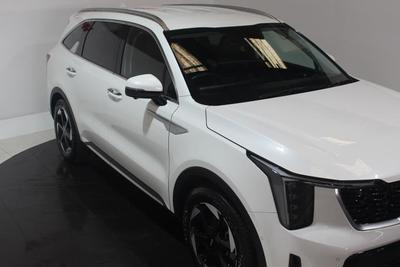 Used 2025 Kia Sorento 1.6 T-GDi ISG HEV 3 White Pearl at Kia Motors UK