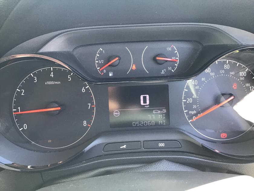 Vauxhall Crossland X Photo 7b2cf0d7-f298-4ec9-8d96-a34f3ace8f93.jpg
