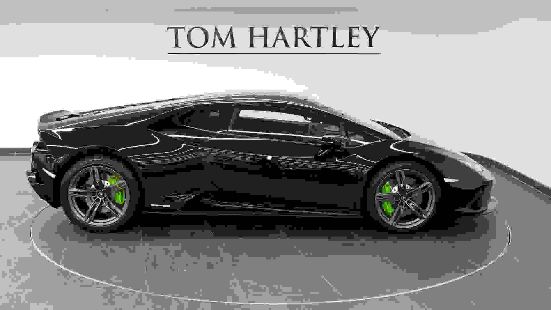 Lamborghini Huracan Photo 7b3278ec-0bf1-4aa9-937d-1a2e511b694e.jpg