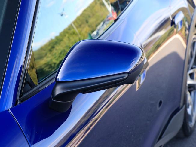 PORSCHE Taycan Photo 12