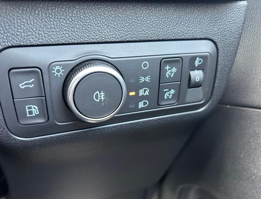 Ford Kuga Photo 7b431aee-709f-44e7-873e-56211f113608.jpg
