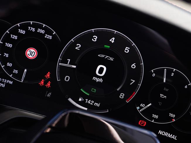 PORSCHE 911 Photo 19