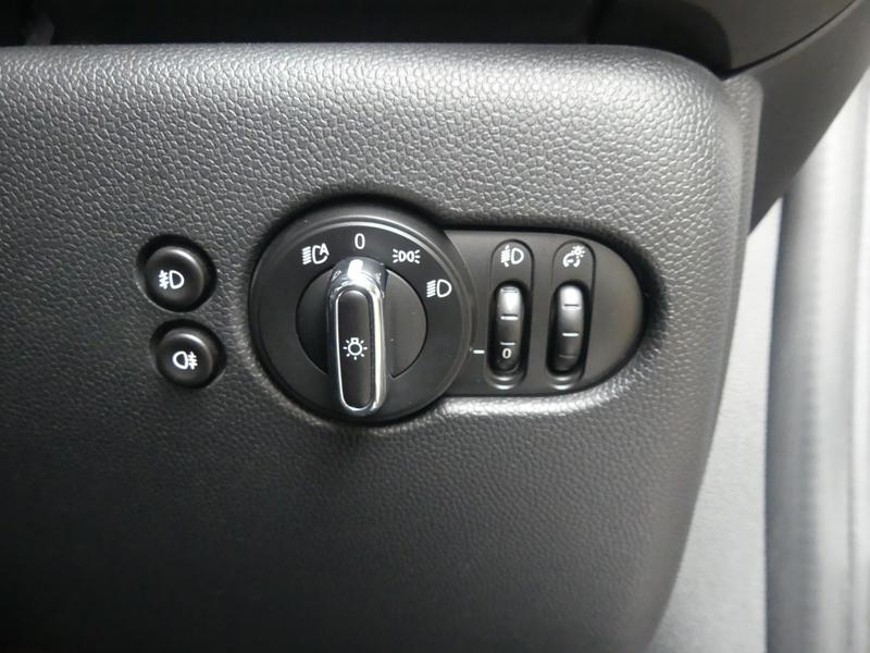 MINI Hatch Photo 7b51cc89-983b-47de-8ec2-2b45aadd1331.jpg