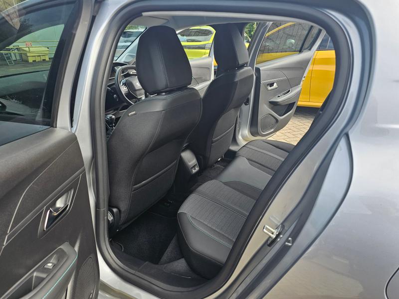 2023 73 PEUGEOT 208
