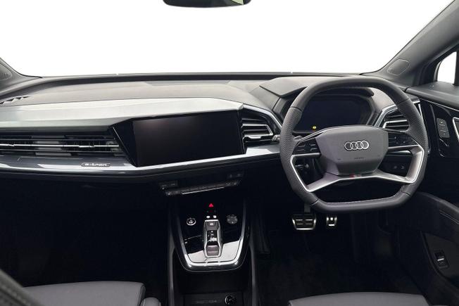 AUDI  Q4 Photo 10