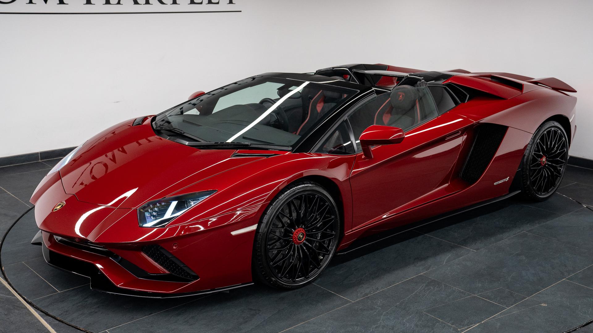 LAMBORGHINI Aventador Photo 7b5c3609-95cc-4f0c-a3e5-f2d2064ecf00.jpg