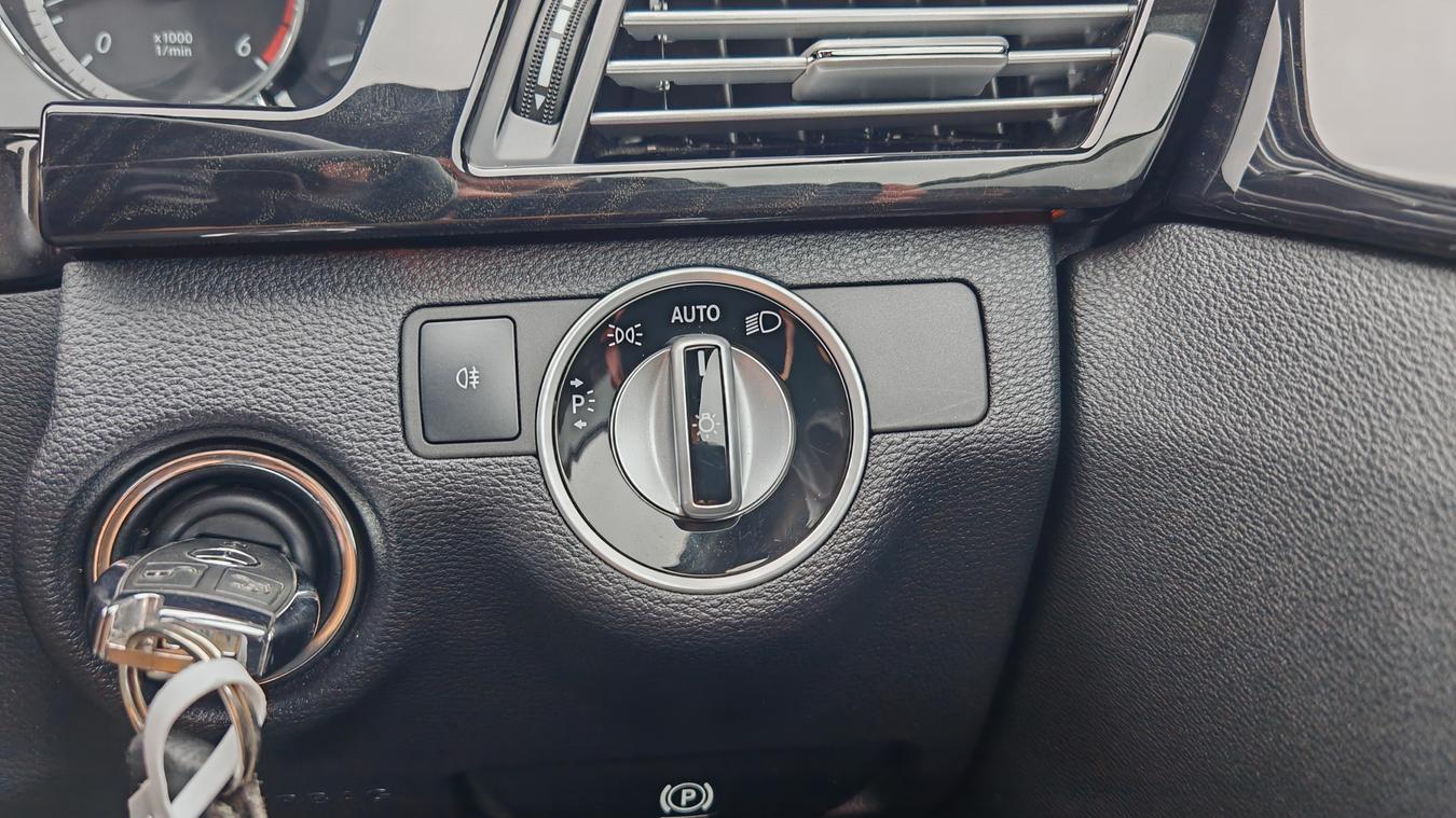 Used Mercedes-Benz E Class EO13NOF 32