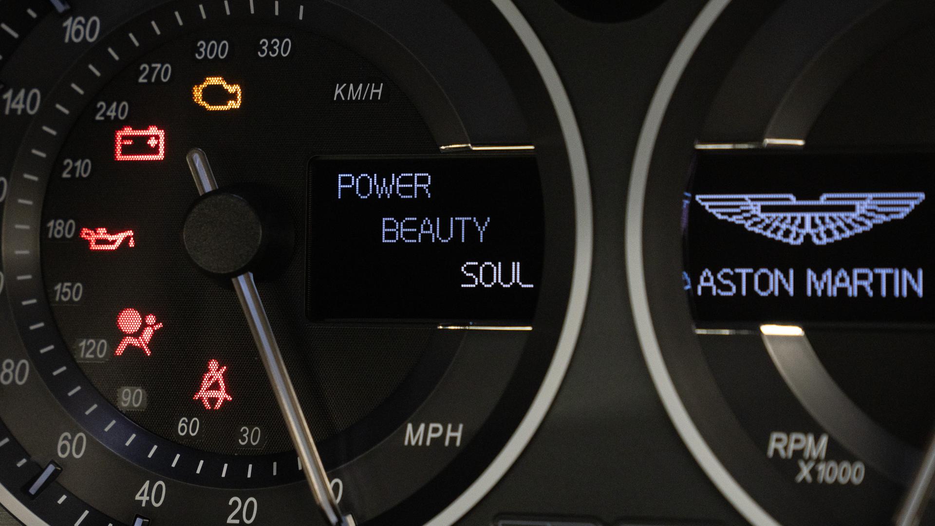 Aston Martin DBS Photo 7b6c2293-6488-4dd7-9664-9fa60556613a.jpg