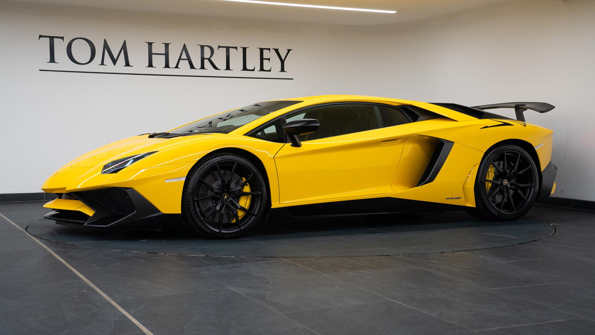 LAMBORGHINI Aventador Photo 7b7391ea-0ea3-478b-9590-6cc4a24c1896.jpg