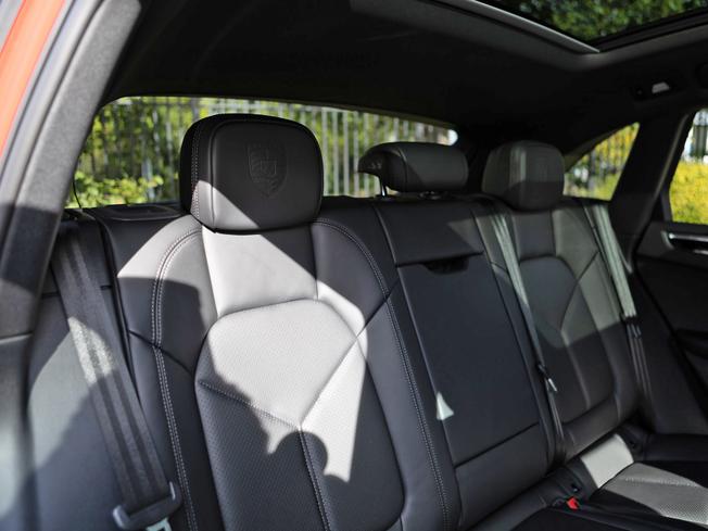 PORSCHE Macan Photo 9