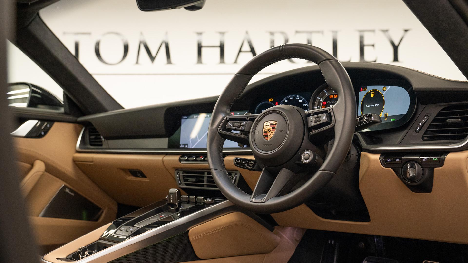 Porsche 911 Photo 7b7bb5bd-b8f1-4b67-8669-2de64050c763.jpg