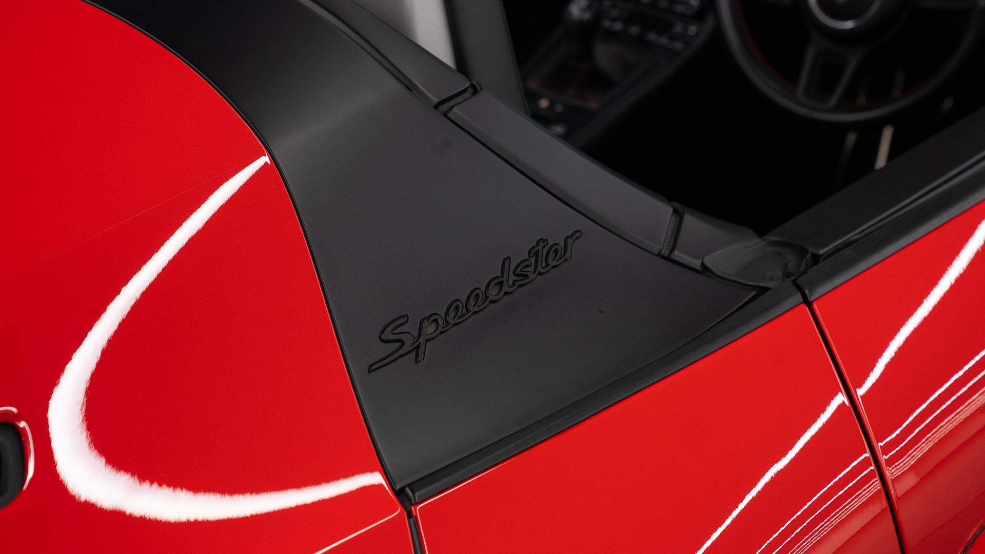 Porsche 911 Photo 7b88da29-bdfc-4e1b-98db-935c61195e76.jpg
