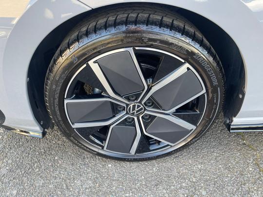 Volkswagen Golf Photo 7b9404d6-d1e4-43ad-873b-71b889c20d39.jpg