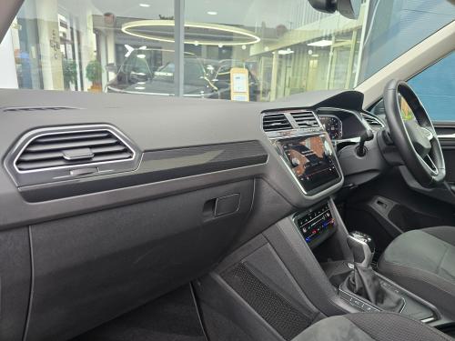 Volkswagen Tiguan Photo 7bb3da5a-a124-4b6e-ab62-57ed0d4778ba.jpg