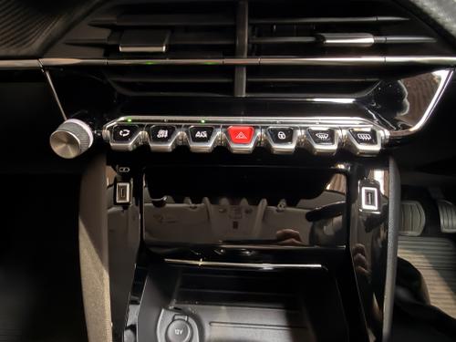 Peugeot 208 Photo 7bc4d2cc-54ce-4f5c-8692-b24a0c6a206b.jpeg