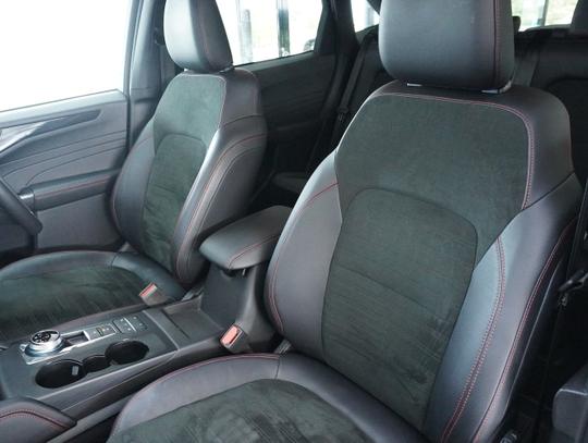 Ford Kuga Photo 7bcb76b4-f2bf-4dbf-b33e-940937660b34.jpg
