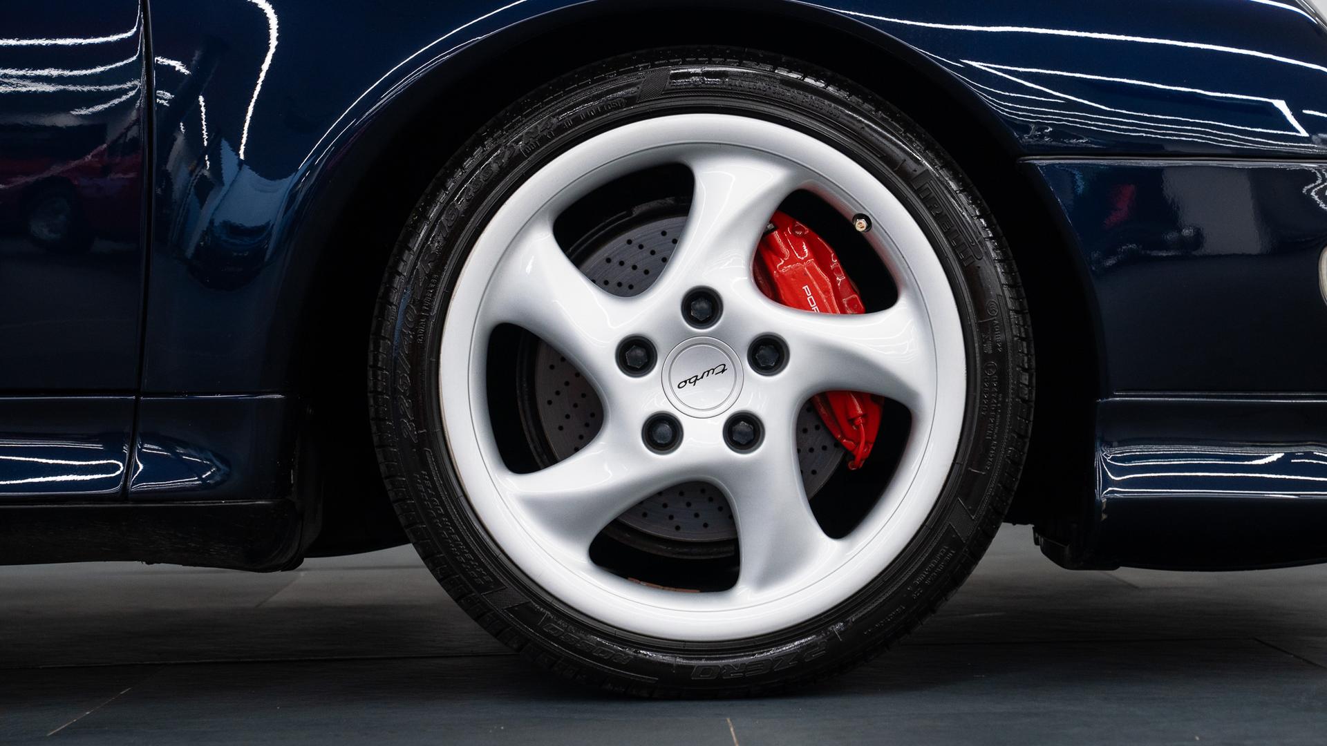 Porsche 911 Photo 7be7da65-f79f-4133-bfc8-1c87dfdac71a.jpg