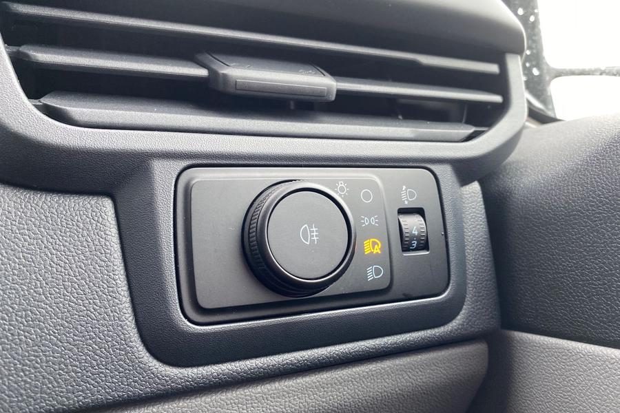 Ford E-TRANSIT CUSTOM Photo 7bf08954-83bf-4366-85e4-eb9ae4d27fd5.jpg