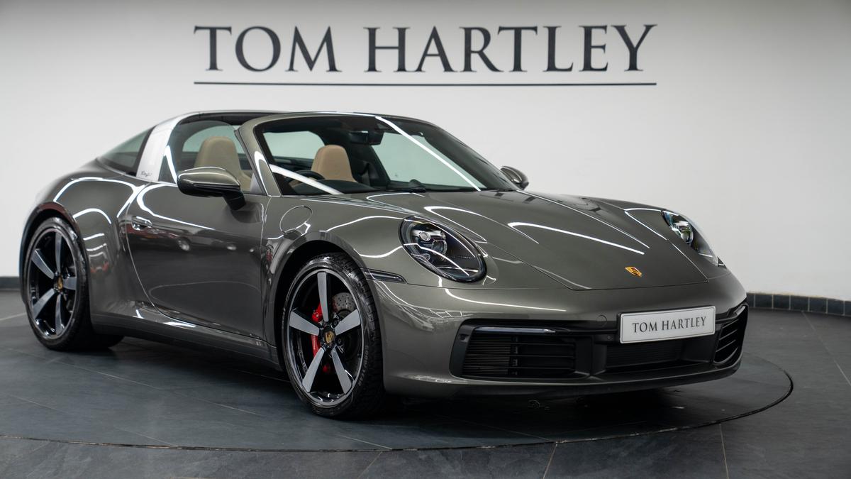 Used 2021 Porsche 911 Targa 4S (992) MY2022 Aventurine Green Metallic at Tom Hartley