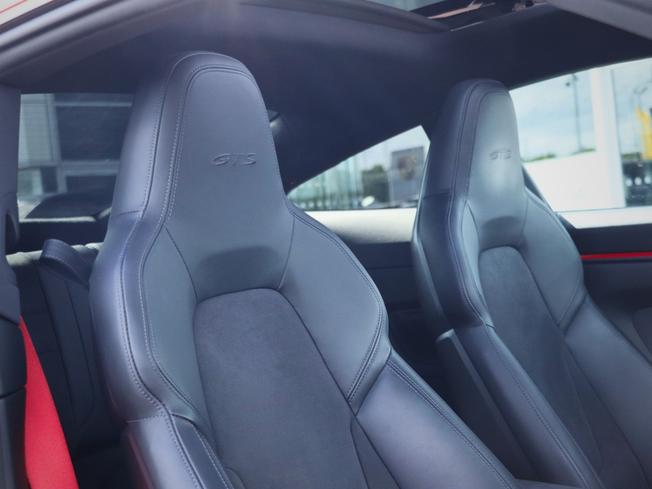 PORSCHE 911 Photo 25