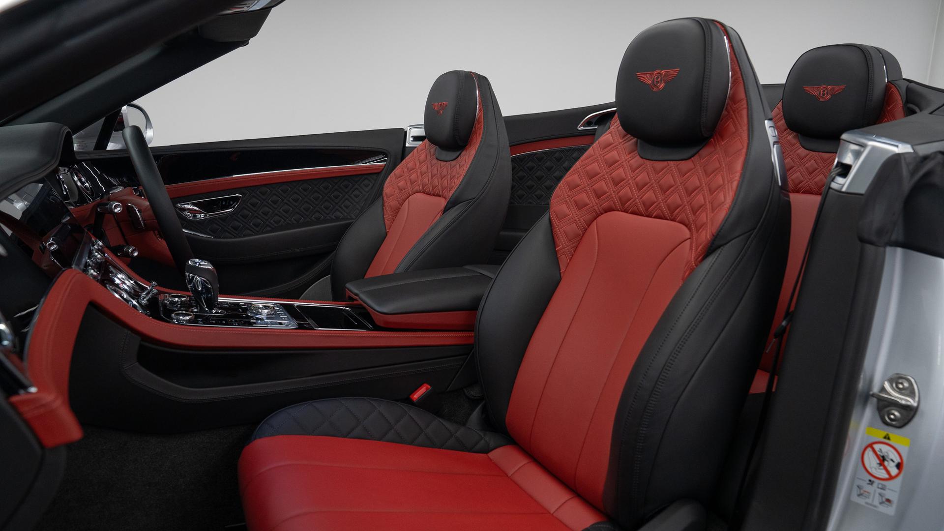 Bentley Continental Photo 7c25f7d6-ed31-4a4f-ae19-887cff346916.jpg