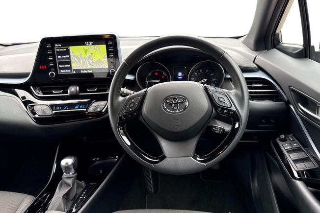 TOYOTA C-Hr Photo 11