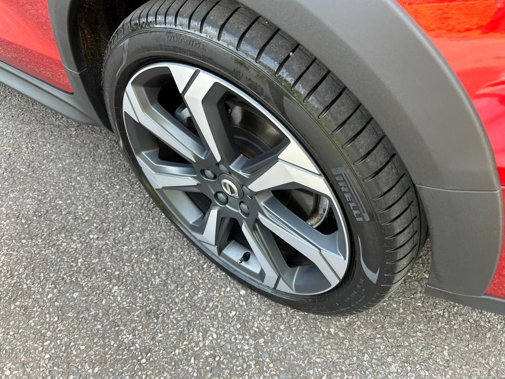 Used Volvo V60 Cross Country YM23KNX 44
