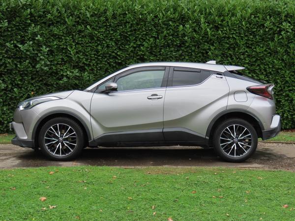 Used Toyota C-HR WM68YHU 5
