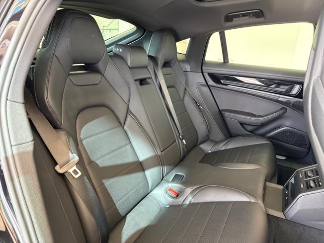 PORSCHE Panamera Photo 33