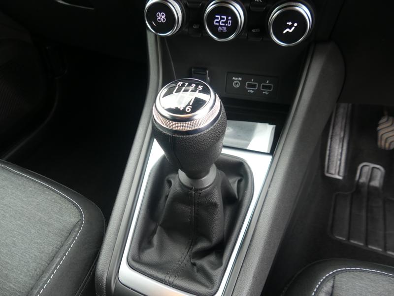 Renault Captur Photo 7c7c3abc-dbfd-4385-ac48-5110e1a462a1.jpg