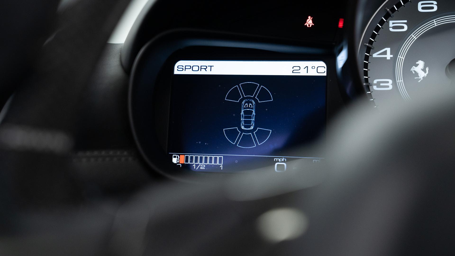 Ferrari California Photo 7c8805a5-16ac-4d97-a631-0d0e6eb07cc5.jpg