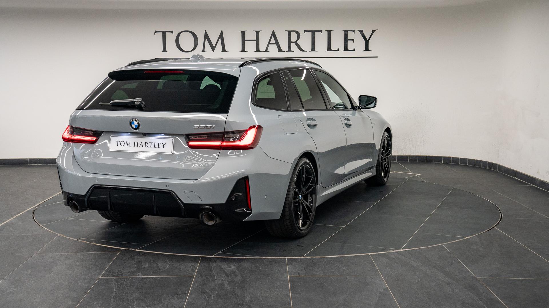 BMW 330i Touring Photo 7c91a7ac-10c9-4c9f-9e31-734df8efd17f.jpg