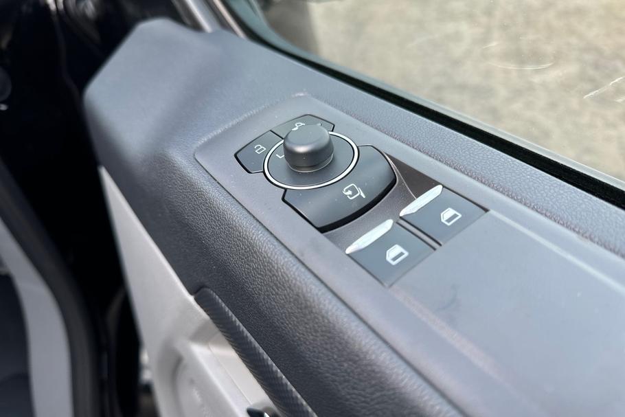 Used Ford TRANSIT CUSTOM NEWCUSTOM22 23