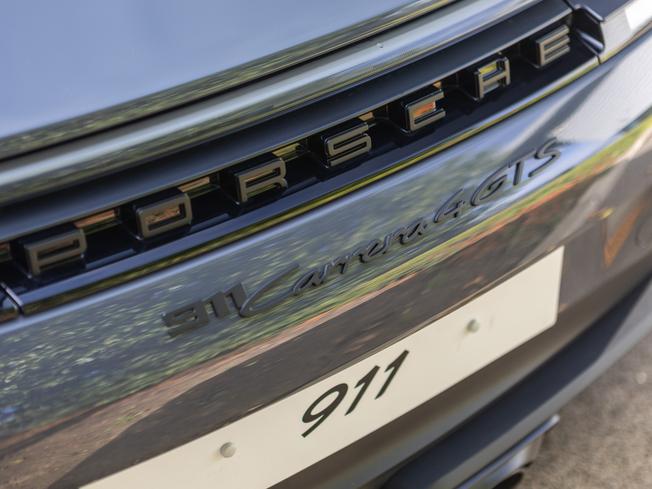 PORSCHE 911 Photo 38