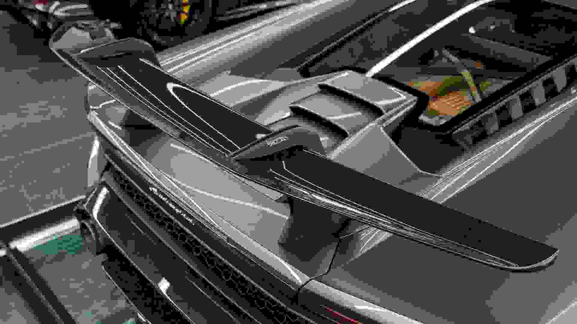 Lamborghini Huracan Photo 7ca4391c-e4fa-464d-b727-59648b2d57aa.jpg