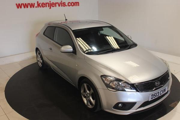 Kia ProCeed 1.6 CRDi 3 Hatchback 3dr Diesel Manual Euro 5 (113 bhp) Photo 1