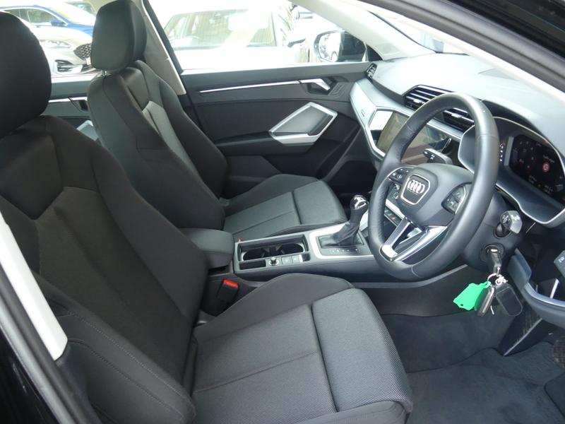 Audi Q3 Photo 7caacac4-e2b8-49af-9e92-4c652b01b989.jpg