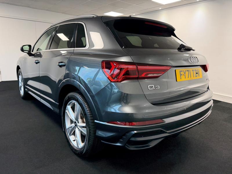 Audi Q3 Photo 7cadd639-fe47-497d-a567-630f01879d5b.jpg