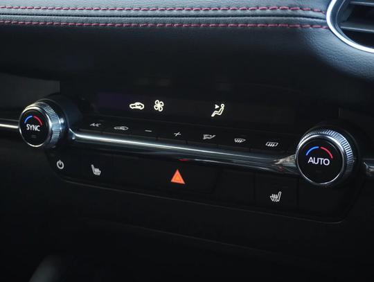 Mazda 3 Photo 7cae2062-2cf8-4f70-91f4-1f9110718001.jpg