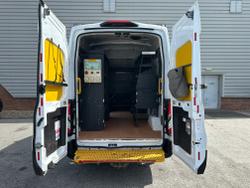 Ford Transit Photo 1