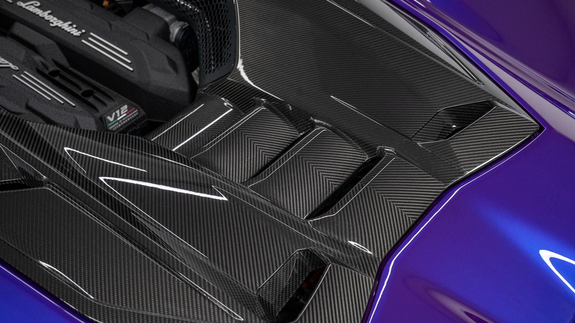 LAMBORGHINI Revuelto Photo 7cd0577c-f4e4-48a4-8a5b-168445ce3570.jpg
