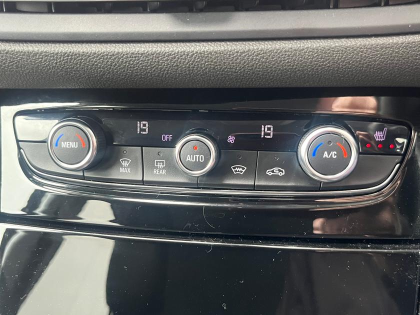 Vauxhall Grandland Photo 7cd9425a-716c-4565-aa8c-fa56c01a7bf4.jpg