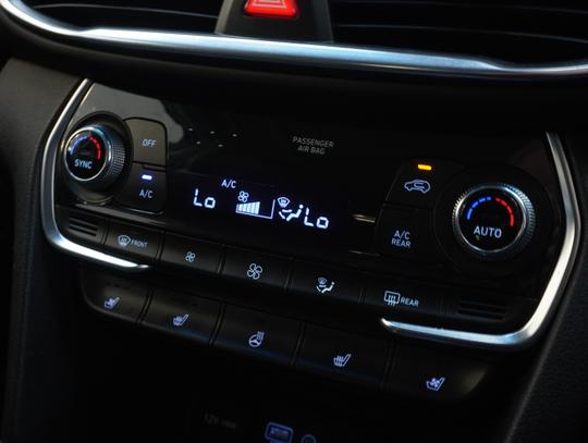 Hyundai Santa Fe Photo 7cdfd580-21cc-46f6-8fb5-e7fd54364f4d.jpg