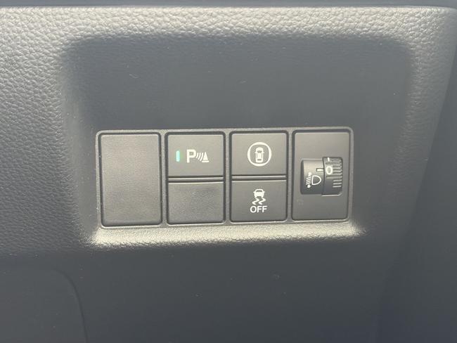 Honda Jazz Photo 7cec53bd-805d-4d98-b569-7745e50f6de8.jpg