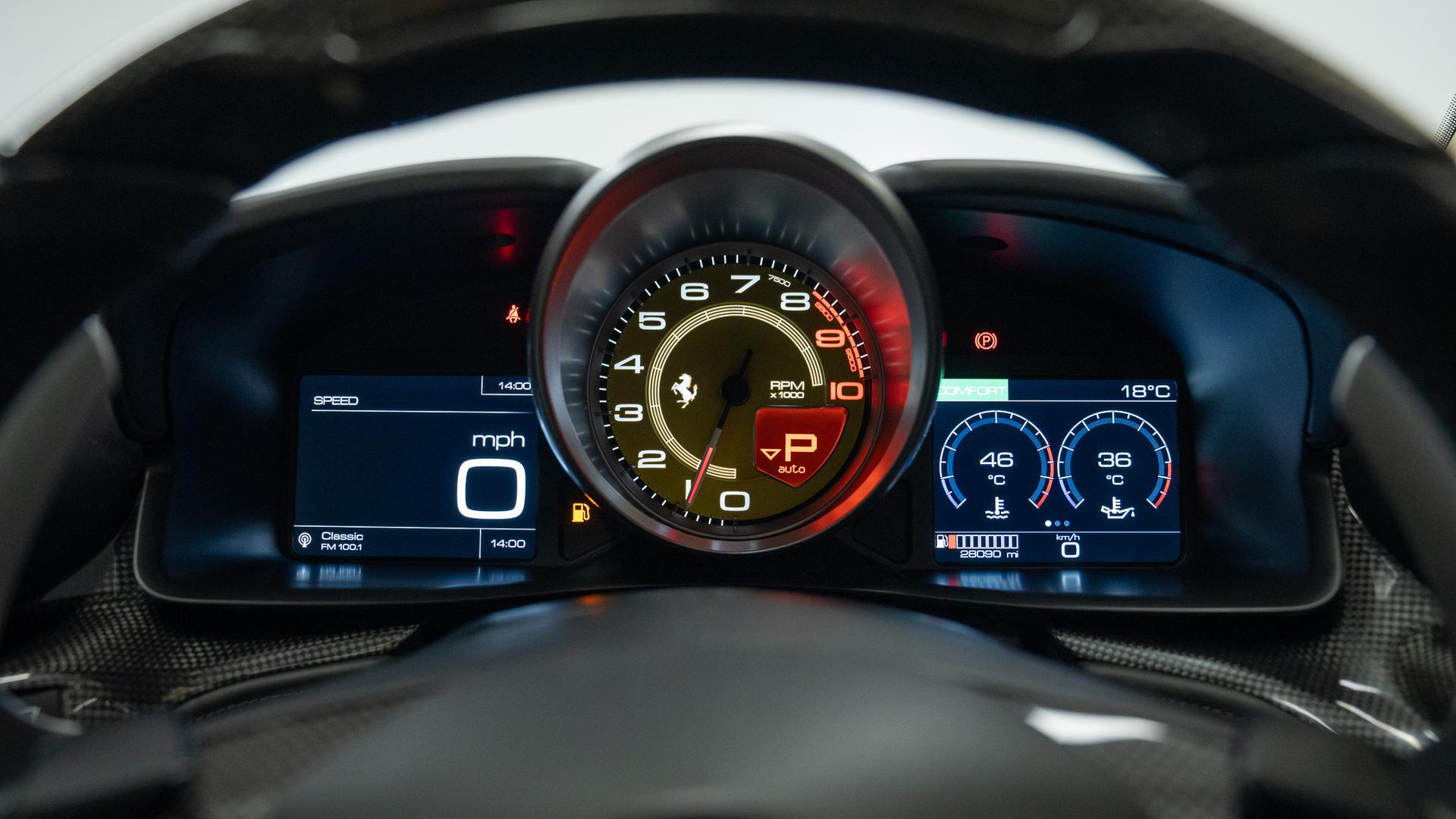Ferrari GTC4 Lusso Photo 7cec8e61-23e8-4892-95a0-cbca900d1bc6.jpg