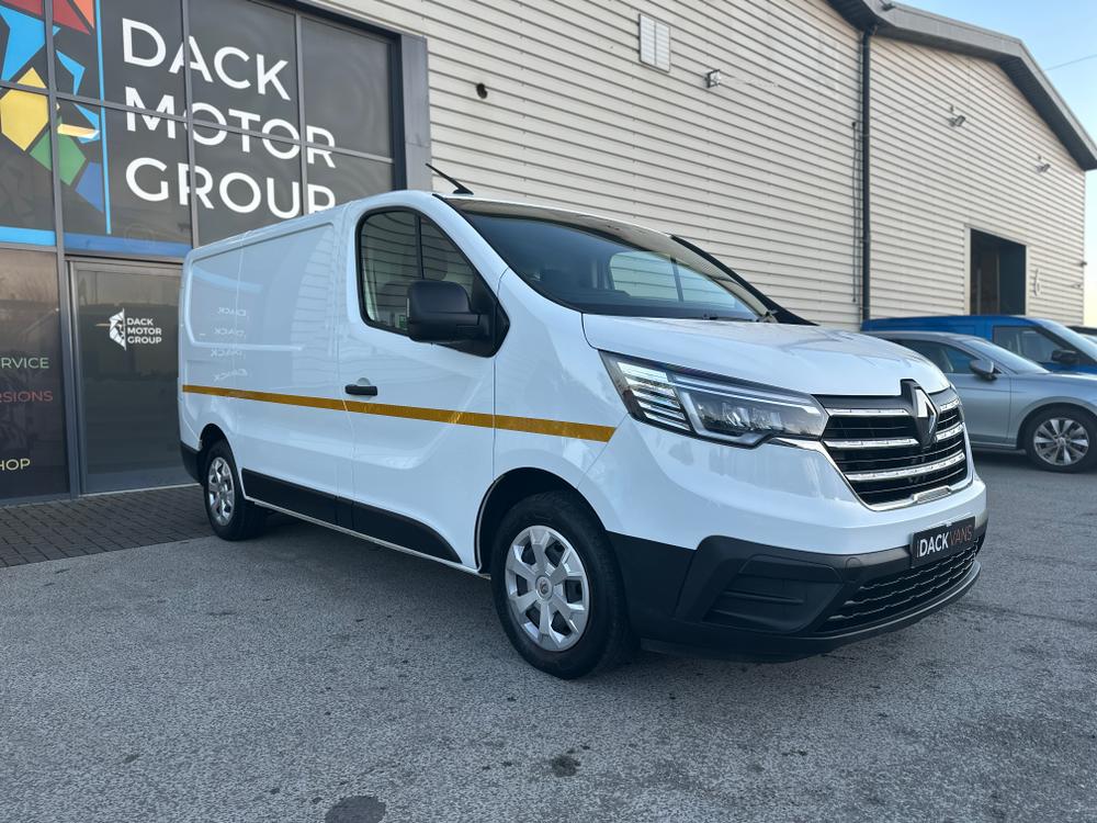 Renault Trafic Photo 7cefaae9-8ea0-48ec-8635-b6124e546705.jpg